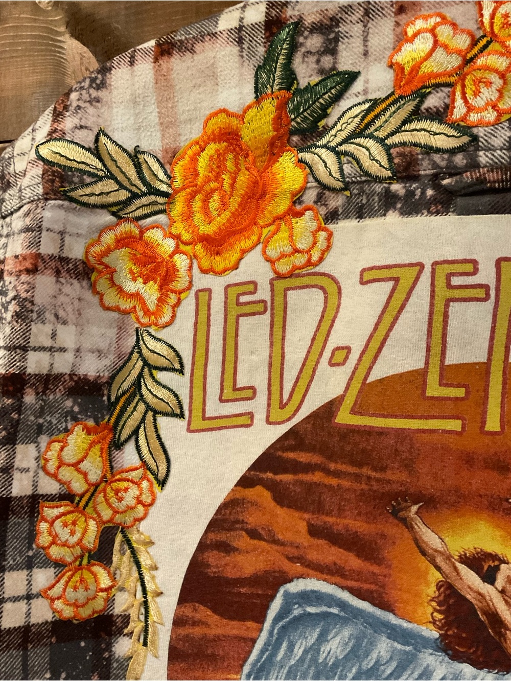 CUSTOM LED ZEPPELIN “U.S. TOUR 1975” Bleached Flannel Shirt
MENS size Medium - Picture 3 of 9